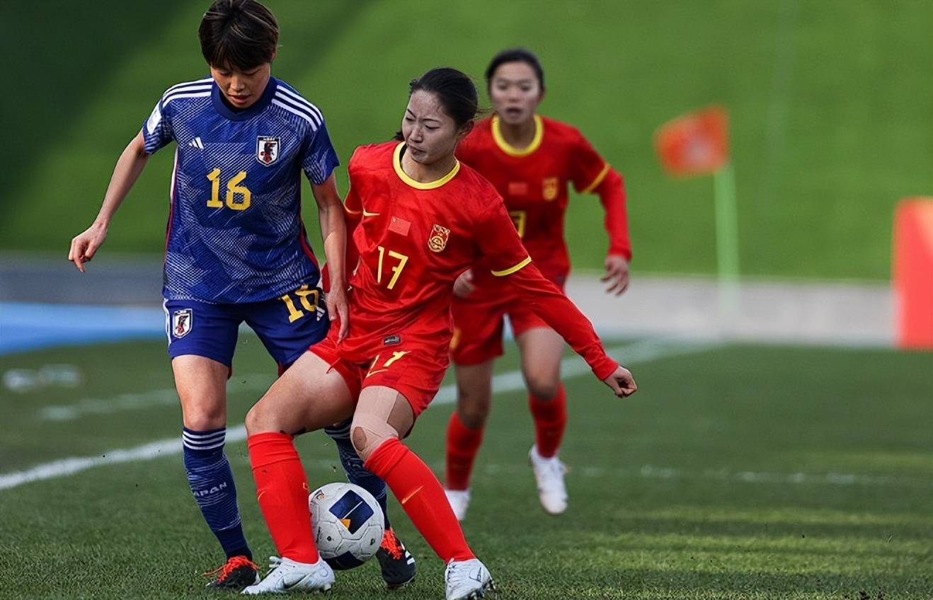 女足赛场上，中国队表现出色