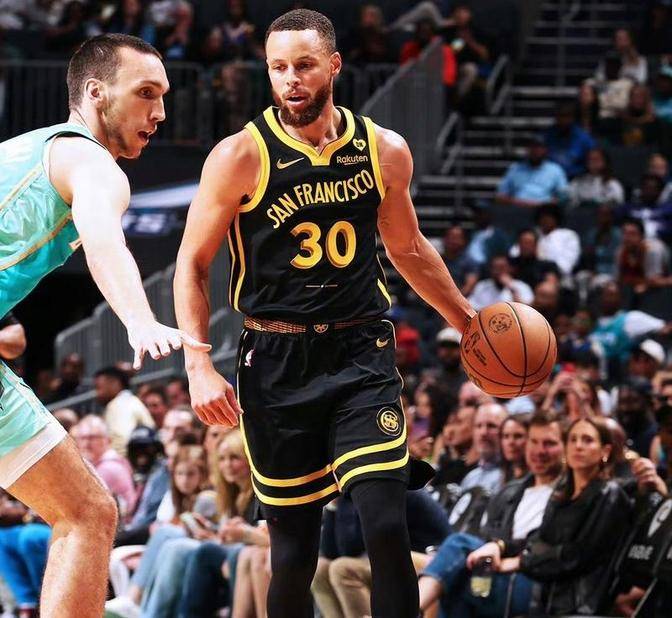 勇士遭遇四连败，库里另寻突破的简单介绍