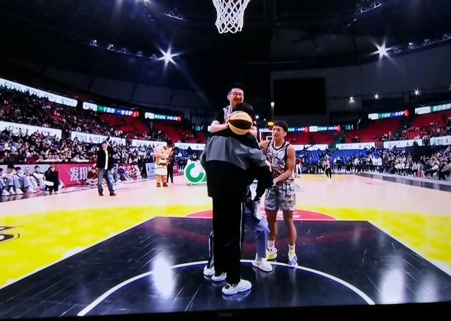 亚洲篮球明星赛激烈斗志全明星齐聚展现技艺