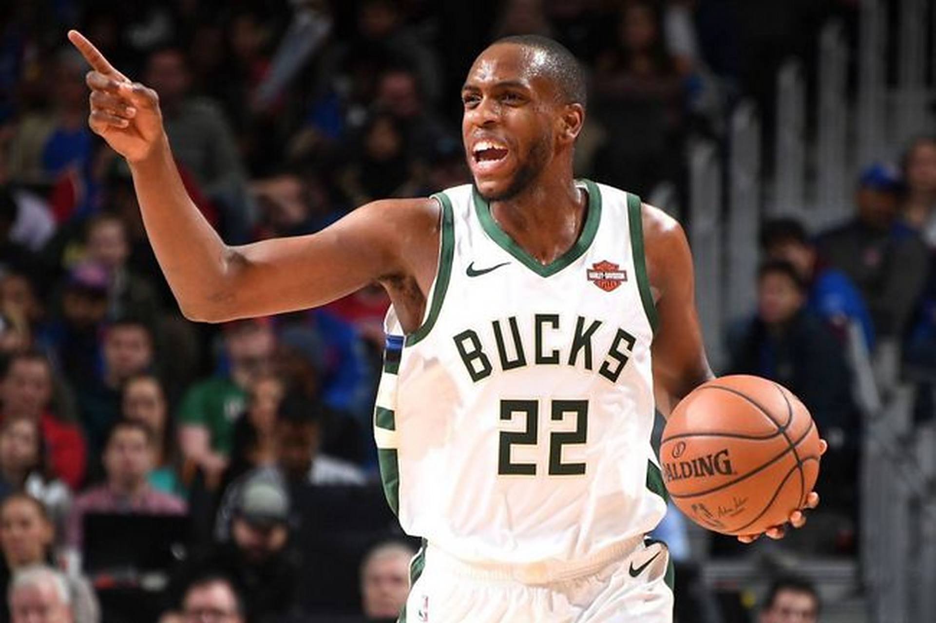 半岛体育活动-雄鹿队球员赛后发表感言，感慨艰难训练