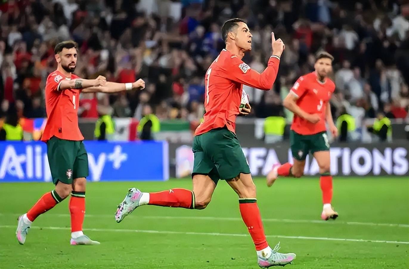 半岛体育教练-包含欧国联赛球队频频失分，实力暴露问题引球迷质疑的词条