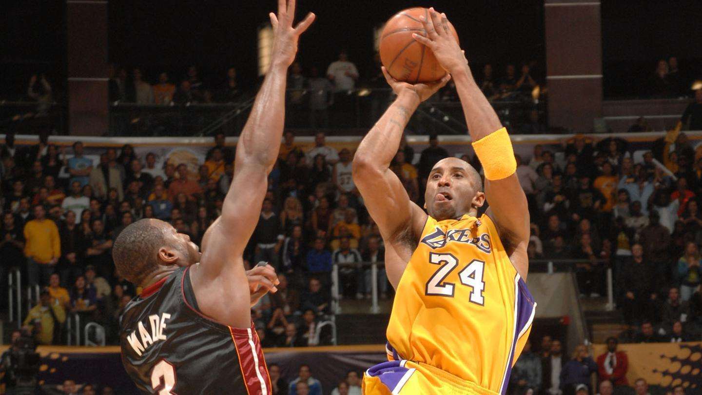 关于冰岛逆袭成功，赭拉尔松最后时刻绝杀的信息