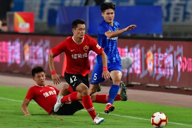 半岛体育竞技-江苏苏宁客场逆转，击败深圳佳兆业的简单介绍