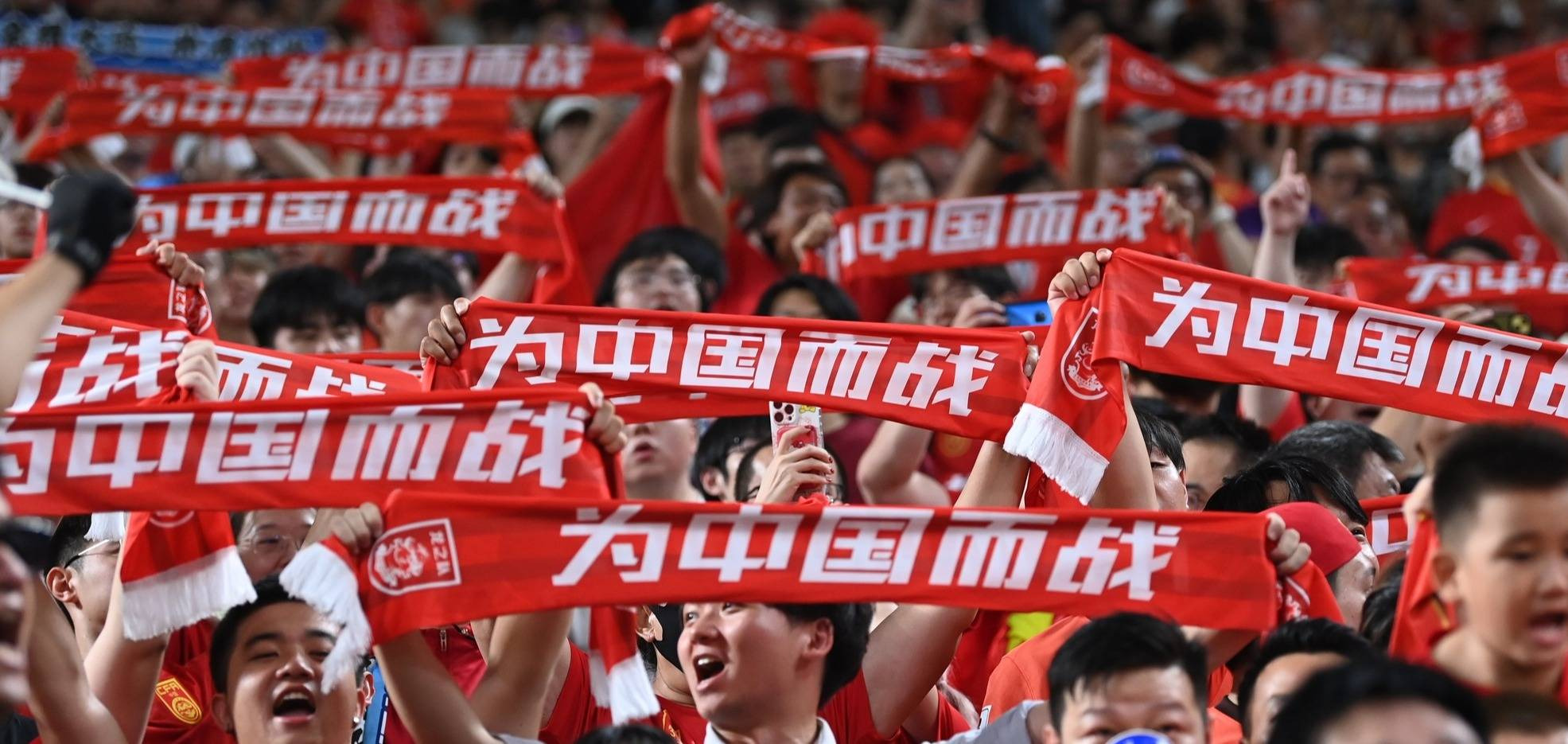 比赛中球队精神高涨，实现胜利