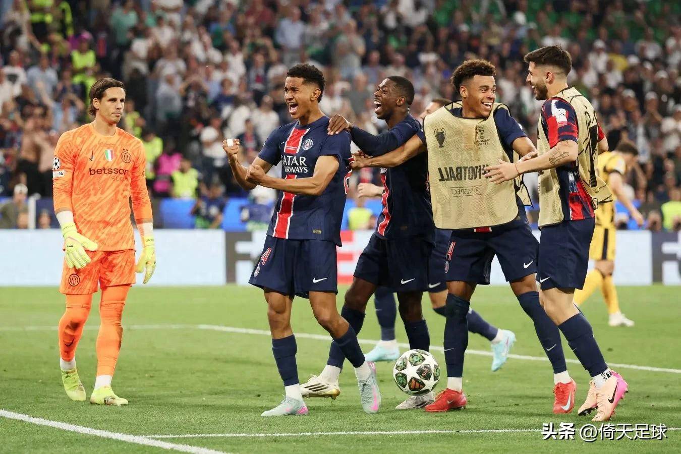 巴黎圣日耳曼大胜，锁定欧冠小组第一晋级的简单介绍