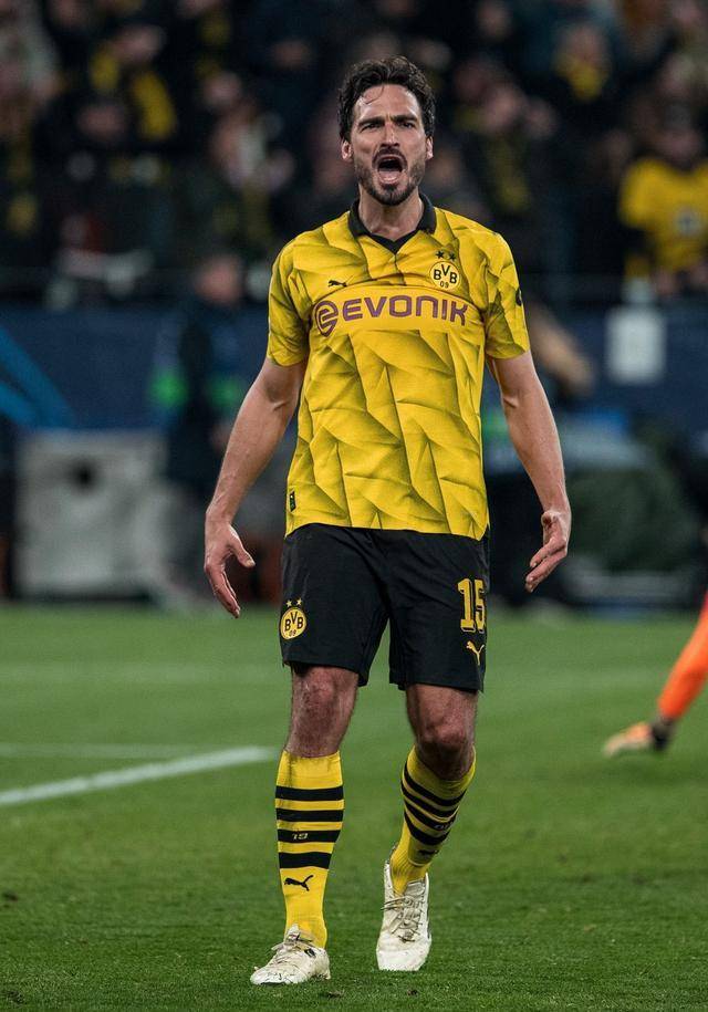 半岛体育教练-多特蒙德主场逆转战胜对手，保持不败纪录的简单介绍