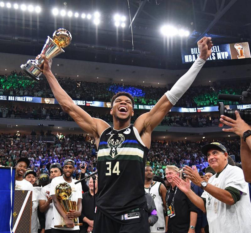 半岛体育网址-雄鹿击败老鹰，字母哥独得29分的简单介绍